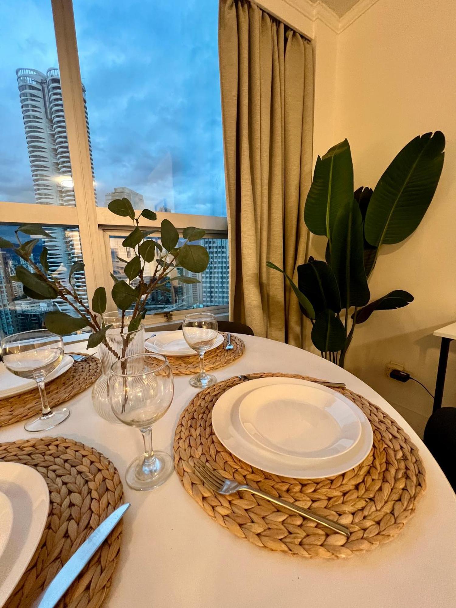 バンクーバーStunning Skyline Views In A Cozy And Stylish Abodeアパートメント エクステリア 写真