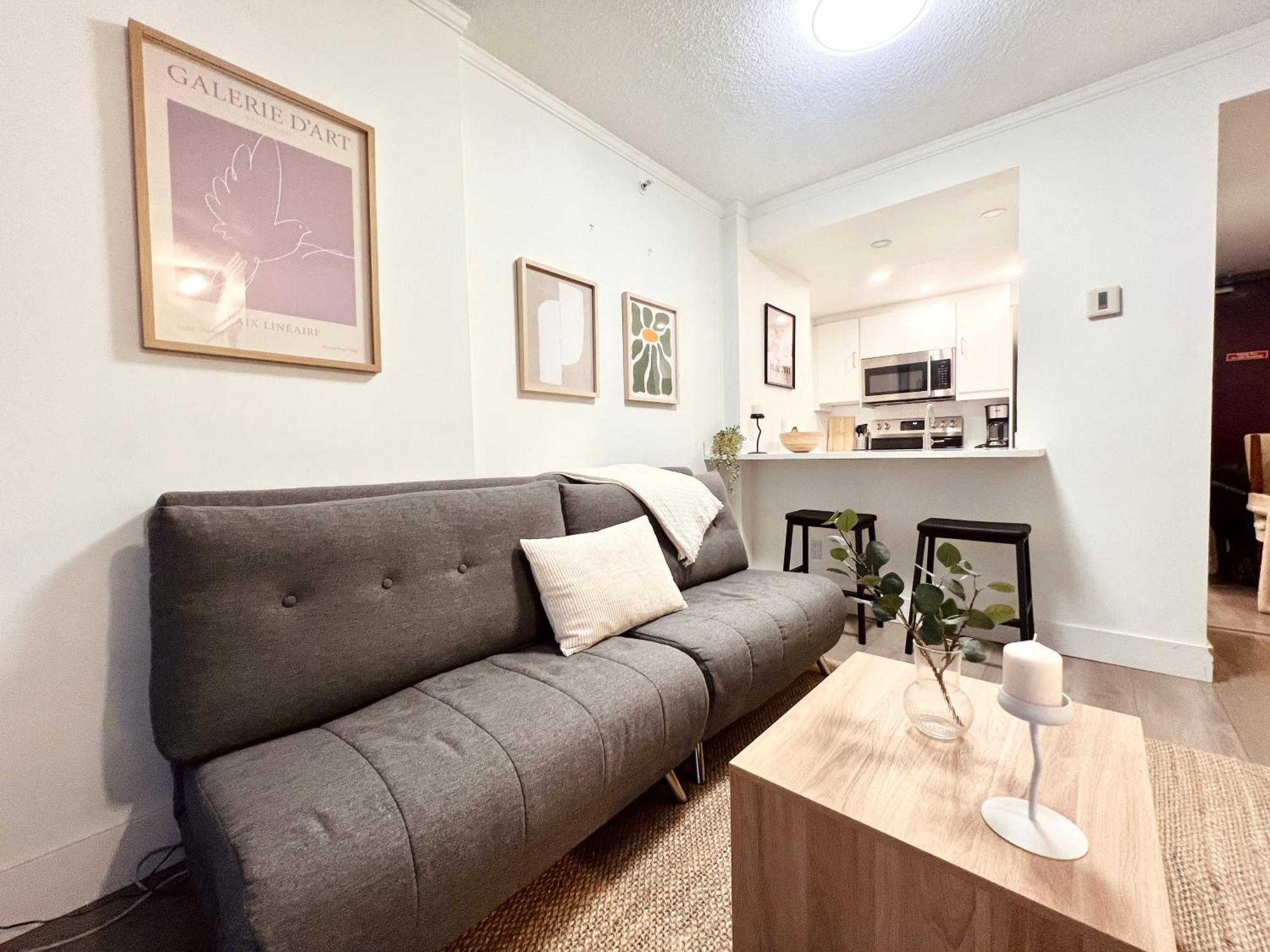 バンクーバーStunning Skyline Views In A Cozy And Stylish Abodeアパートメント エクステリア 写真