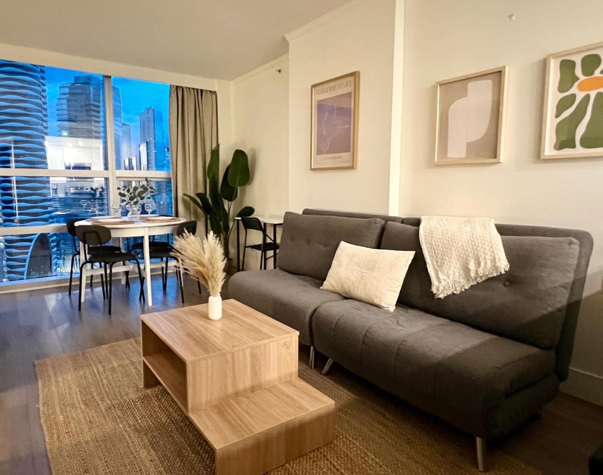 バンクーバーStunning Skyline Views In A Cozy And Stylish Abodeアパートメント エクステリア 写真